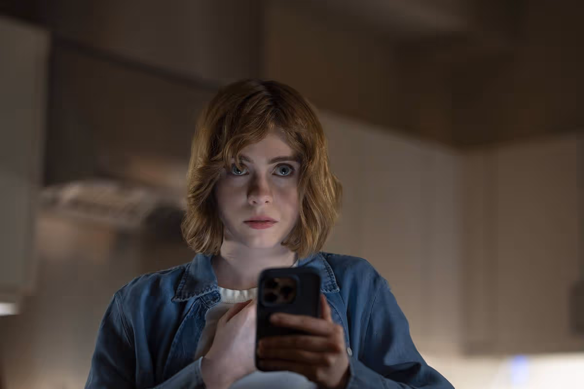 Sophia Lillis as Natalie Trosper